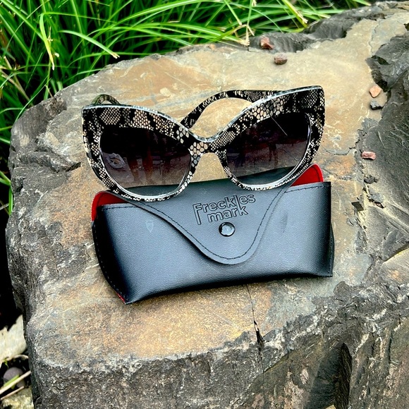 freckles Other - * Freckles Mark Snakeskin Sunglasses